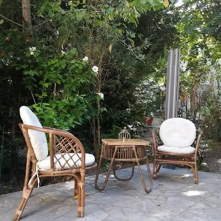 Belle Dependance D'Une Maison Bourgeoise Argenteuil